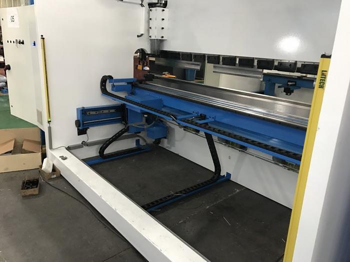 CE Standard 6 axis cnc pressbrake 4m ESA S640 DSP MCS Laser guarding