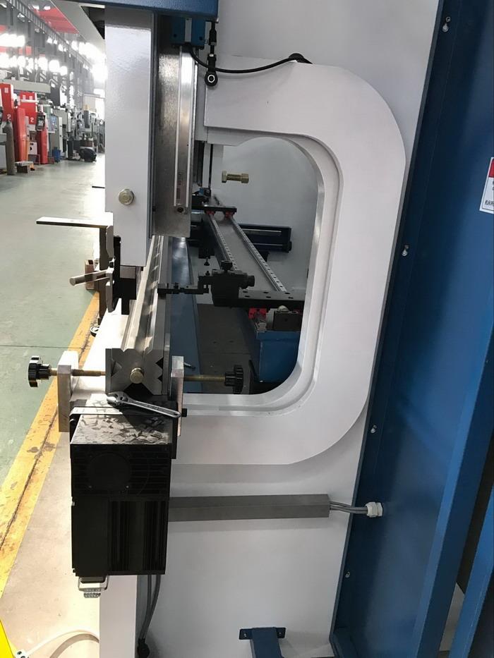 motorized crowning table for AHYW Yawei 4m cnc pressbrakes