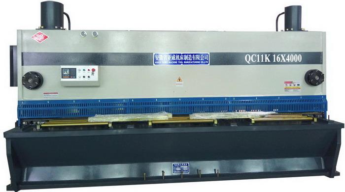 China Yawei 4m metal guillotine shear 16mm steel plate cutting machine factory